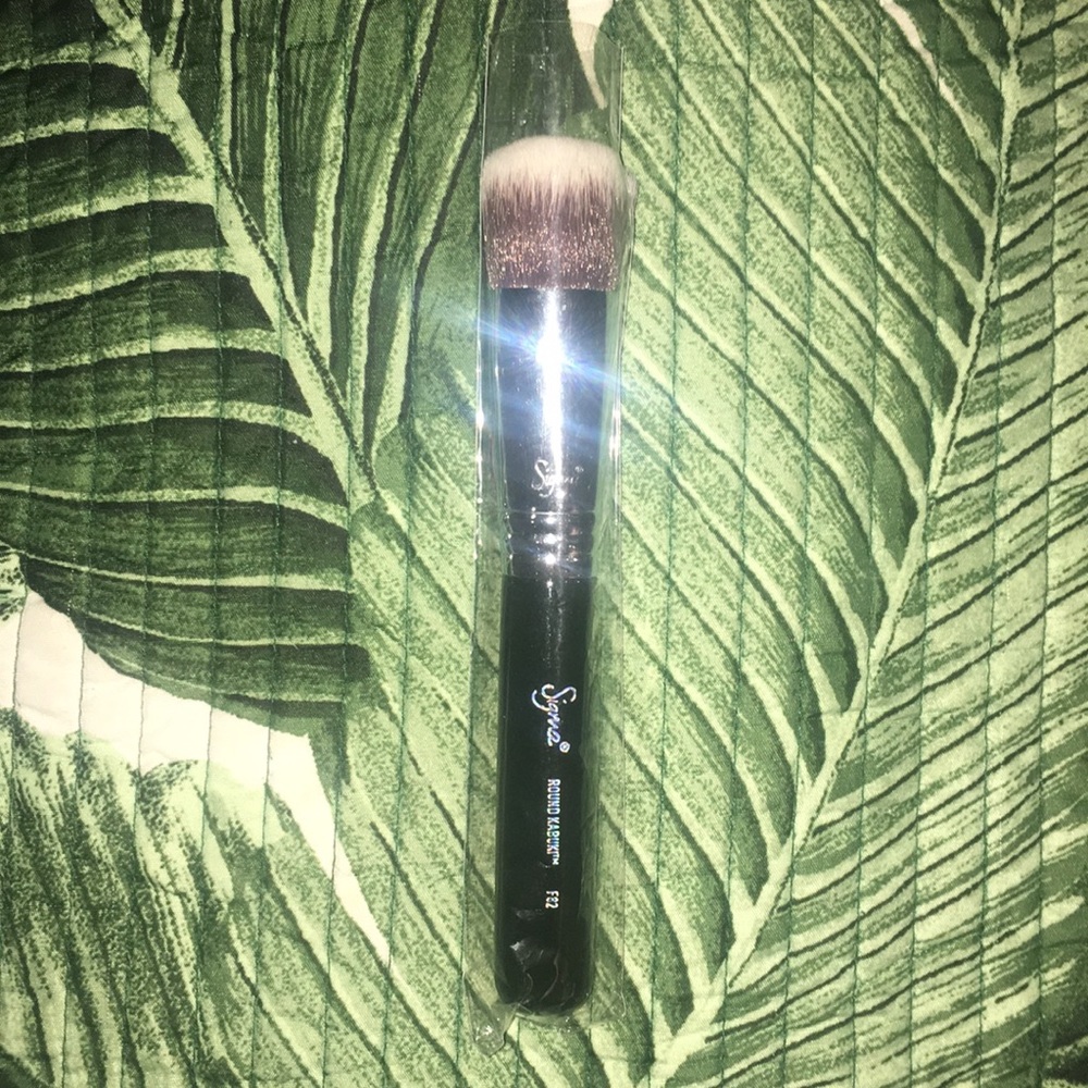 Sigma F82 Round Kabuki